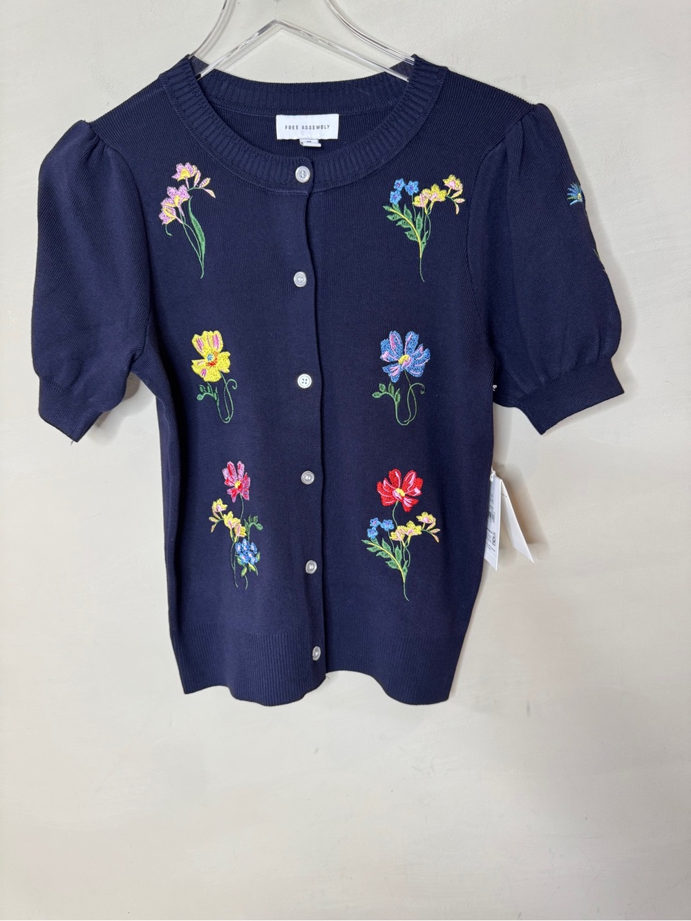 Free Assembly Embroidered Floral Puff Sleeve Cardigan Sweater Navy XS NWT - Picture 2 of 10